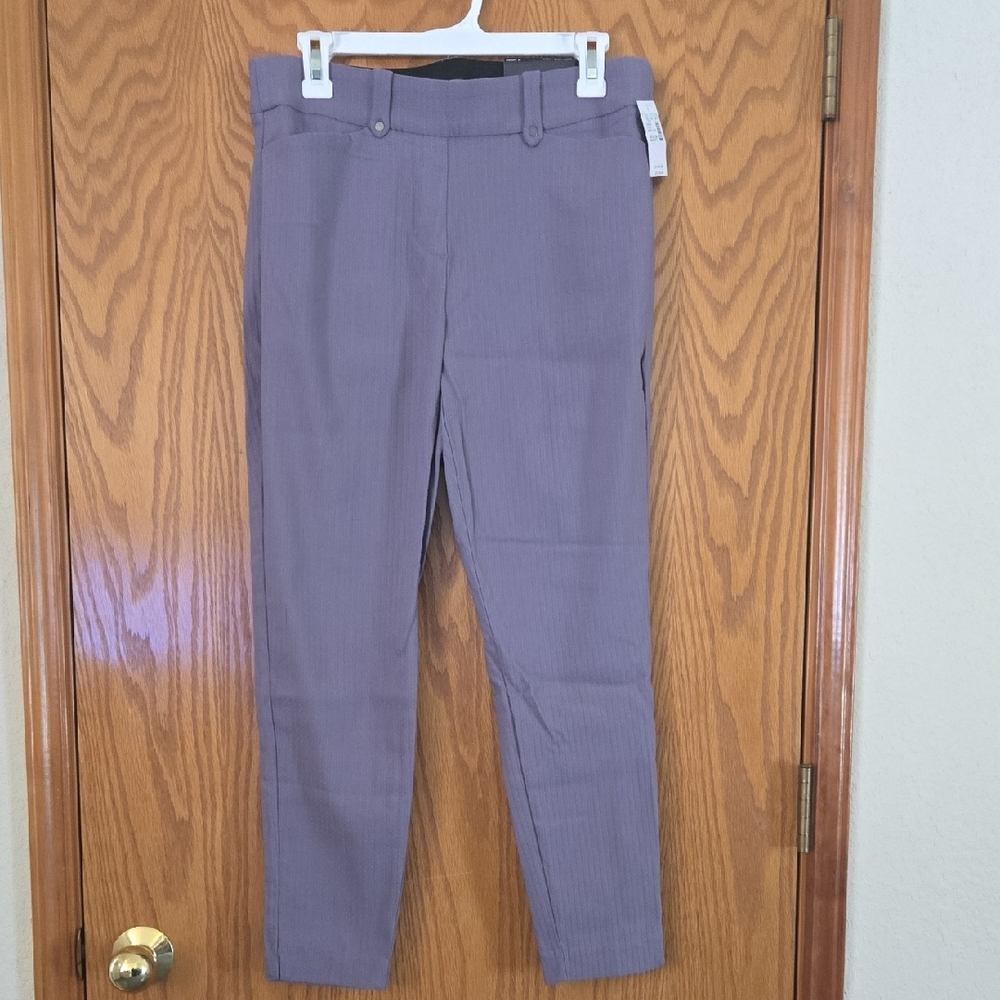 Maurices Lavender Medium Short Pull On Pants